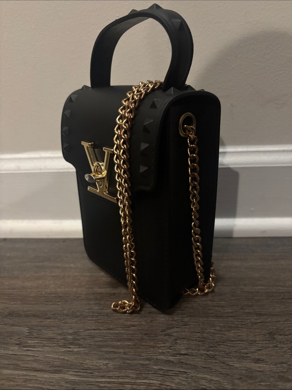 Luxury Black Top-Handle Crossbody Bag with Gold Hardware - Picture 3 of 3